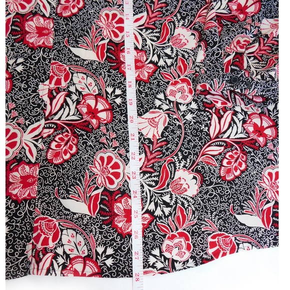 Lane Bryant Gathered Ruffle V-Neck Popover Shirt, Size 18/20, Black, White & Red - Picture 4 of 8